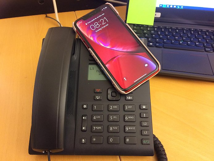 En telefon och en mobil